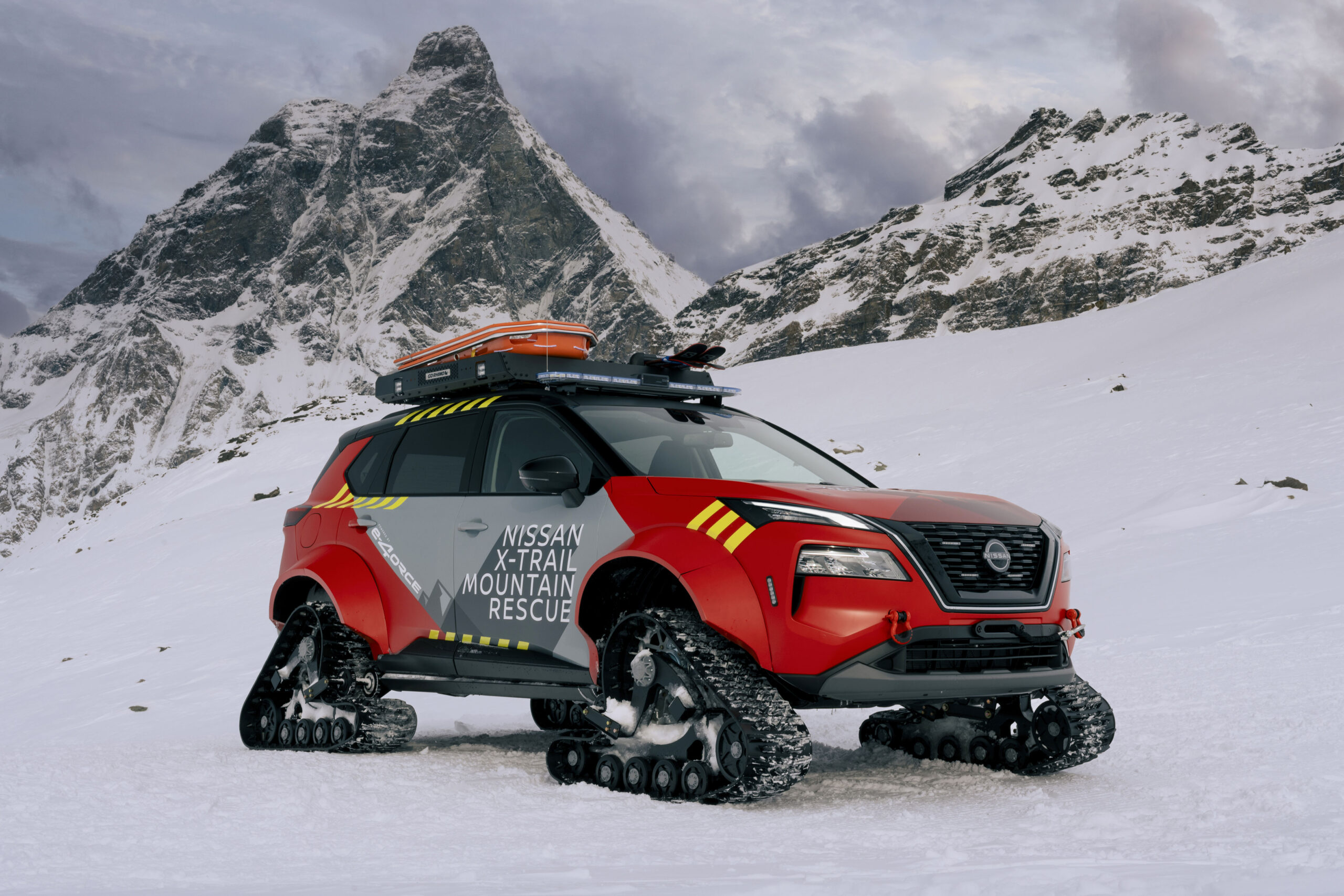 42-Nissan-X-Trail-Mountain-Rescue